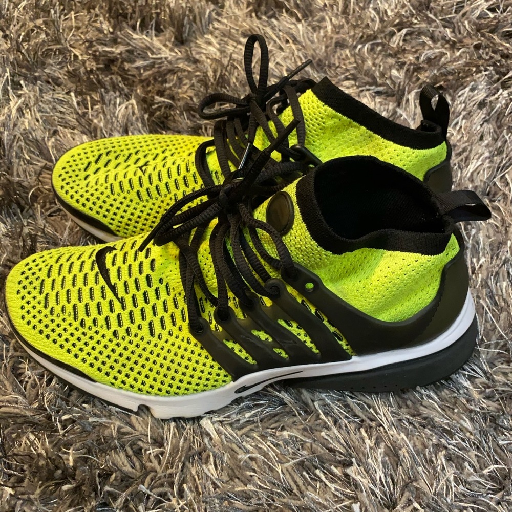 Nike prestos mid